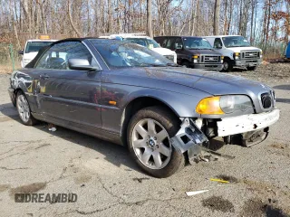 2001 BMW 3 Series 325Ci with VIN WBABS33461JY57192, listed as a Copart auction lot 83082904 with 189,529 mi miles and Salvage Title. Bid and sale history available at carsss.com. Image 4.