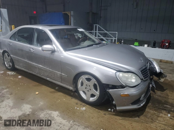 2004 Mercedes-Benz S-Class 5.0L with VIN WDBNG84J54A387825, listed as a Copart auction lot 45894265 with 0 mi miles and Salvage Title. Bid and sale history available at carsss.com. Image 4.