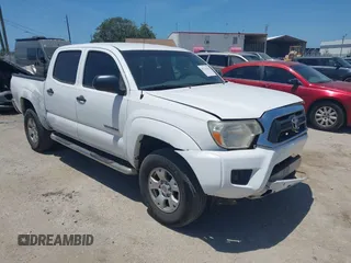 2013 Toyota Tacoma PreRunner z VIN 5TFJX4GN6DX017634, wystawiony jako IAAI lot #42123302 z przebiegiem 108 460 mil mil oraz . Historia ofert i sprzedaży dostępna na DreamBid. Obrazek 1.