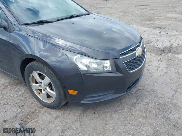 2014 Chevrolet Cruze 1LT with VIN 1G1PC5SB4E7288596, listed as a IAAI auction lot 42047744 with 1 mi miles. Bid and sale history available at carsss.com. Image 12.