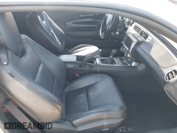 2014 Chevrolet Camaro LT z VIN 2G1FG1E30E9207699, wystawiony jako IAAI lot #42256519 z przebiegiem 107 219 mil mil oraz . Historia ofert i sprzedaży dostępna na DreamBid. Obrazek 5.