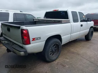2003 Chevrolet Silverado 1500 LT with VIN 1GCEK19T93E335218, listed as a IAAI auction lot 42142369 with 205,696 mi miles and . Bid and sale history available at DreamBid. Image 4.