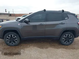 2019 Jeep Compass Trailhawk with VIN 3C4NJDDBXKT795294, listed as a IAAI auction lot 42046344 with 100,395 mi miles and . Bid and sale history available at DreamBid. Image 15.
