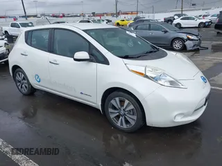 2013 Nissan LEAF SL with VIN 1N4AZ0CP8DC405472, listed as a IAAI auction lot 41804605 with 30,665 mi miles. Bid and sale history available at carsss.com. Image 1.