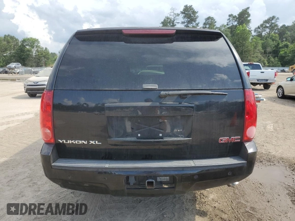 2008 GMC Yukon XL SLT 4SB z VIN 1GKFC16J18R268039, wystawiony jako Copart lot #58299225 z przebiegiem 248 509 mil mil oraz Tytuł czysty. Historia ofert i sprzedaży dostępna na DreamBid. Obrazek 6.