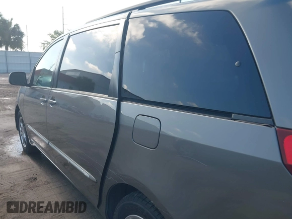 2005 Toyota Sienna XLE with VIN 5TDZA22C45S318568, listed as a IAAI auction lot 42225965 with 183,393 mi miles and . Bid and sale history available at DreamBid. Image 6.