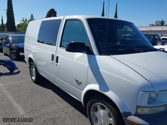 2004 Chevrolet Astro Cargo Van with VIN 1GCDM19X14B104664, listed as a IAAI auction lot 40177716 with NaN miles. Bid and sale history available at carsss.com. Image 6.