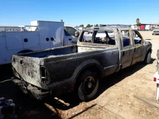 2001 Ford F-350 XL with VIN 1FTSW30F41ED70935, listed as a Copart auction lot 77158664 with Not Provided miles and Non Repairable. Bid and sale history available at DreamBid. Image 3.