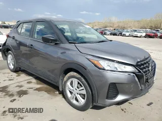 2022 Nissan Kicks S z VIN 3N1CP5BV6NL483232, wystawiony jako Copart lot #54557355 z przebiegiem 31 731 mil mil oraz Szkoda całkowita • Salvage title. Historia ofert i sprzedaży dostępna na DreamBid. Obrazek 4.
