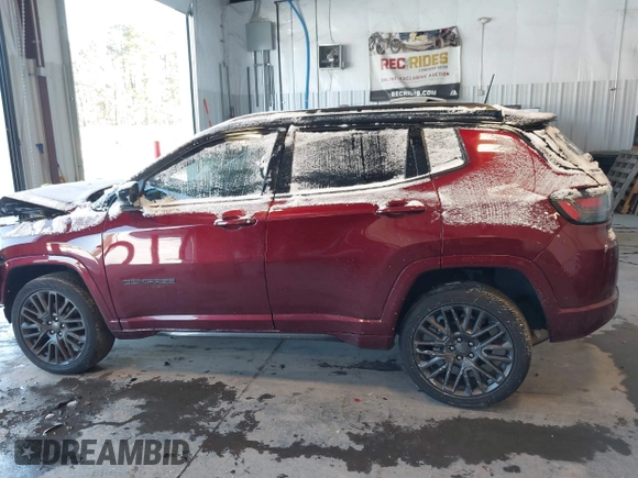 2022 Jeep Compass High Altitude with VIN 3C4NJDCB9NT202983, listed as a IAAI auction lot 41216305 with 27,807 mi miles and . Bid and sale history available at carsss.com. Image 14.