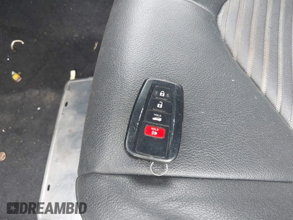 2019 Toyota Camry LE z VIN 4T1B11HK6KU217769, wystawiony jako IAAI lot #41900518 z przebiegiem 104 604 mil mil oraz . Historia ofert i sprzedaży dostępna na DreamBid. Obrazek 11.