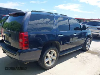 2007 Chevrolet Tahoe LT z VIN 1GNFC13J87R199940, wystawiony jako IAAI lot #42110497 z przebiegiem Nie podano mil oraz . Historia ofert i sprzedaży dostępna na DreamBid. Obrazek 4.