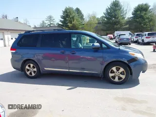 2014 Toyota Sienna LE AAS with VIN 5TDKK3DC1ES436031, listed as a IAAI auction lot 42147191 with 276,821 mi miles. Bid and sale history available at carsss.com. Image 13.