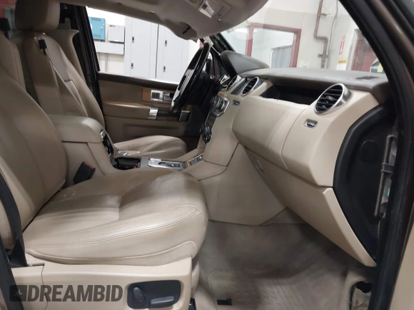 2015 Land Rover LR4 Lux with VIN SALAK2V66FA747024, listed as a IAAI auction lot 40163537 with 82,658 mi miles and . Bid and sale history available at DreamBid. Image 5.