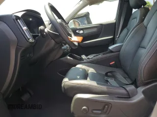 2021 Volvo XC40 Inscription with VIN YV4162UL5M2564818, listed as a Copart auction lot 58443445 with 36,557 mi miles and Salvage title. Bid and sale history available at DreamBid. Image 7.
