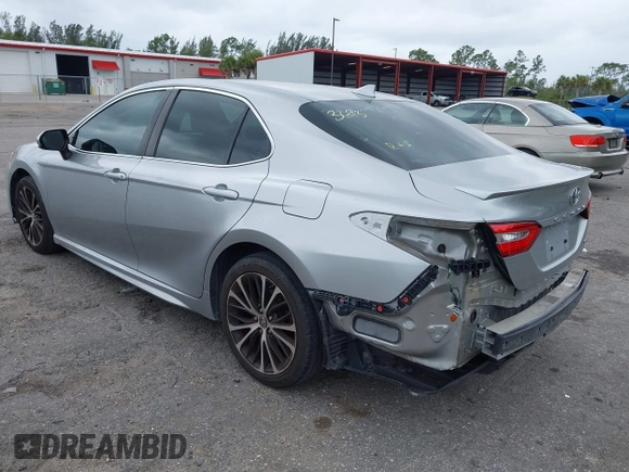 2019 Toyota Camry LE z VIN 4T1B11HK9KU708465, wystawiony jako IAAI lot #41921754 z przebiegiem 119 106 mil mil oraz . Historia ofert i sprzedaży dostępna na DreamBid. Obrazek 3.
