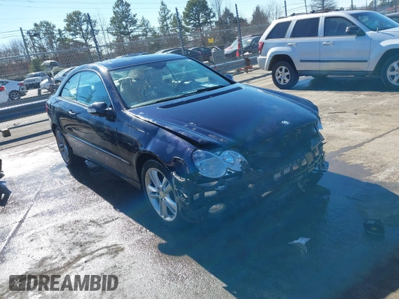2008 Mercedes-Benz CLK 350 with VIN WDBTJ56H78F239864, listed as a IAAI auction lot 41634421 with 160,664 mi miles and . Bid and sale history available at carsss.com. Image 1.