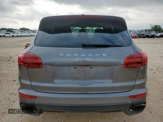 2016 Porsche Cayenne с VIN WP1AA2A24GLA03925, выставлен на аукционе Copart как лот 64500895 с пробегом 93 527 миль миль и Списание • Salvage title. История ставок и продаж доступна на DreamBid. Изображение 6.