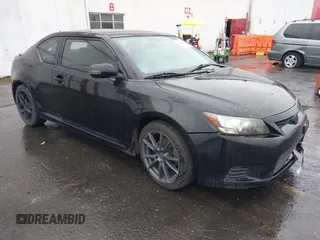 2011 Scion tC z VIN JTKJF5C75B3002359, wystawiony jako IAAI lot #41726224 z przebiegiem 249 308 mil mil oraz . Historia ofert i sprzedaży dostępna na DreamBid. Obrazek 1.
