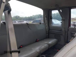 2004 Ford F-250 XL z VIN 1FTNX21L24EB13706, wystawiony jako IAAI lot #42299868 z przebiegiem 264 740 mil mil oraz . Historia ofert i sprzedaży dostępna na DreamBid. Obrazek 8.