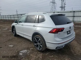 2022 Volkswagen Tiguan SEL R-Line with VIN 3VV4B7AX4NM103217, listed as a Copart auction lot 43906805 with 17,990 mi miles and Salvage Title. Bid and sale history available at carsss.com. Image 2.