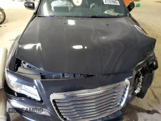 2014 Chrysler 300 z VIN 2C3CCAAG6EH136453, wystawiony jako Copart lot #41767885 z przebiegiem Nie podano mil oraz Szkoda całkowita • Salvage title. Historia ofert i sprzedaży dostępna na DreamBid. Obrazek 12.