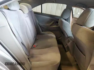 2010 Toyota Camry z VIN 4T1BF3EK9AU009577, wystawiony jako Copart lot #57699745 z przebiegiem 201 492 mil mil oraz Czysty tytuł • Clean title. Historia ofert i sprzedaży dostępna na DreamBid. Obrazek 10.
