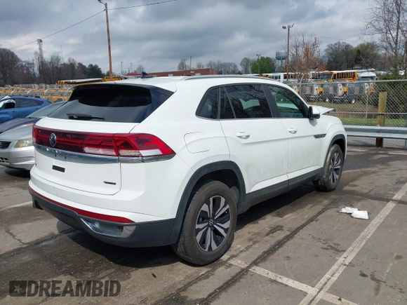 2024 Volkswagen Atlas SE with VIN 1V2LE2CA5RC243036, listed as a IAAI auction lot 41860475 with 7,766 mi miles and . Bid and sale history available at DreamBid. Image 4.