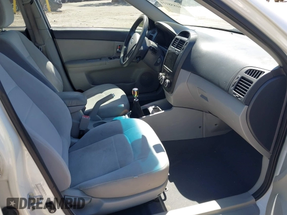 2008 Kia Spectra SX with VIN KNAFE121485566701, listed as a IAAI auction lot 41858114 with 175,020 mi miles. Bid and sale history available at carsss.com. Image 5.