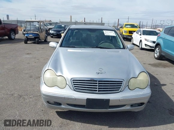 2003 Mercedes-Benz C 320 с VIN WDBRF64J03F376239, выставлен на аукционе IAAI как лот 41571617 с пробегом 138 303 миль миль и . История ставок и продаж доступна на DreamBid. Изображение 13.