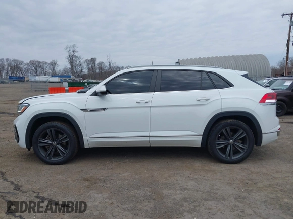 2021 Volkswagen Atlas SE z VIN 1V2RE2CA2MC205086, wystawiony jako IAAI lot #41902654 z przebiegiem 111 024 mil mil oraz . Historia ofert i sprzedaży dostępna na DreamBid. Obrazek 14.