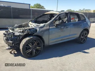 2018 Volvo XC60 R-Design z VIN YV4A22RM8J1032493, wystawiony jako Copart lot #49306485 z przebiegiem Nie podano mil oraz Szkoda całkowita • Salvage title. Historia ofert i sprzedaży dostępna na DreamBid. Obrazek 1.