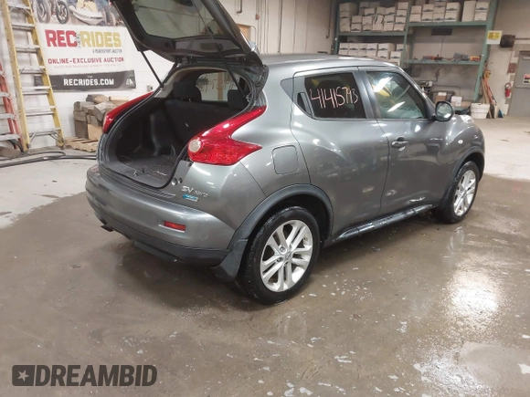 2014 Nissan Juke S with VIN JN8AF5MV4ET480754, listed as a IAAI auction lot 41415793 with 159,902 mi miles. Bid and sale history available at carsss.com. Image 4.