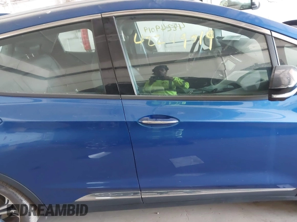 2018 Chevrolet Bolt EV Premier z VIN 1G1FX6S02J4130855, wystawiony jako IAAI lot #42249019 z przebiegiem 38 293 mil mil oraz . Historia ofert i sprzedaży dostępna na DreamBid. Obrazek 13.