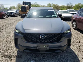 2025 Mazda CX-50 S Premium Plus z VIN 7MMVABEM9SN350176, wystawiony jako Copart lot #55303885 z przebiegiem 924 mil mil oraz Nie do naprawy. Historia ofert i sprzedaży dostępna na DreamBid. Obrazek 5.