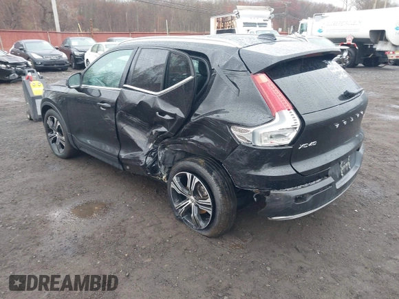 2021 Volvo XC40 Inscription with VIN YV4162UL2M2457905, listed as a IAAI auction lot 42017891 with 48,424 mi miles and . Bid and sale history available at DreamBid. Image 3.