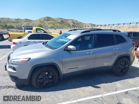 2016 Jeep Cherokee Latitude with VIN 1C4PJMCS4GW170322, listed as a IAAI auction lot 41841572 with 112,884 mi miles and . Bid and sale history available at carsss.com. Image 14.