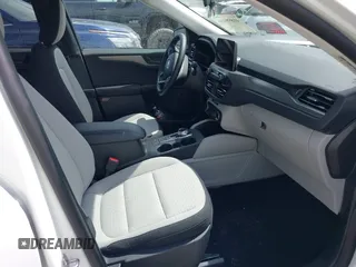 2025 Ford Escape Active z VIN 1FMCU0GN7SUA03259, wystawiony jako IAAI lot #41899036 z przebiegiem 189 mil mil oraz . Historia ofert i sprzedaży dostępna na DreamBid. Obrazek 5.