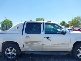 2011 Chevrolet Avalanche LTZ with VIN 3GNTKGE35BG349390, listed as a IAAI auction lot 42116974 with 173,817 mi miles and . Bid and sale history available at DreamBid. Image 6.
