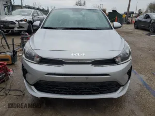 2023 Kia Rio S z VIN 3KPA24AD5PE516136, wystawiony jako Copart lot #52609525 z przebiegiem 52 379 mil mil oraz Szkoda całkowita • Salvage title. Historia ofert i sprzedaży dostępna na DreamBid. Obrazek 5.