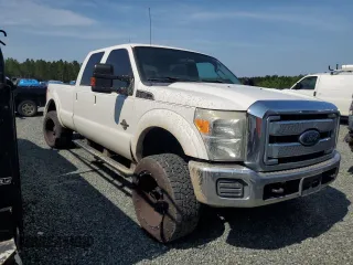 2015 Ford F-350 Platinum z VIN 1FT8W3BT2FEA57290, wystawiony jako Copart lot #59481665 z przebiegiem 353 066 mil mil oraz Szkoda całkowita • Salvage title. Historia ofert i sprzedaży dostępna na DreamBid. Obrazek 4.