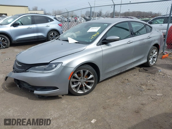 2015 Chrysler 200 S z VIN 1C3CCCBB9FN702905, wystawiony jako IAAI lot #41825157 z przebiegiem 96 642 mil mil oraz . Historia ofert i sprzedaży dostępna na DreamBid. Obrazek 19.