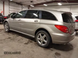 2006 Mercedes-Benz R-Class 3.5L with VIN 4JGCB65E26A030775, listed as a IAAI auction lot 41824593 with 149,889 mi miles. Bid and sale history available at carsss.com. Image 3.