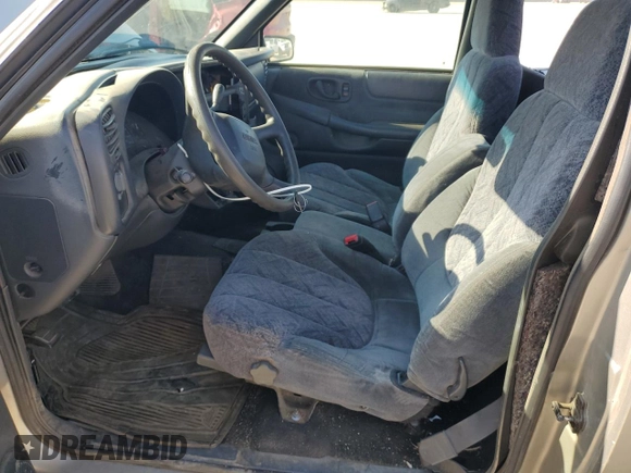 2001 GMC Sonoma SL with VIN 1GTCS14591K123515, listed as a Copart auction lot 67796064 with 313,545 mi miles and Salvage Title. Bid and sale history available at DreamBid. Image 7.