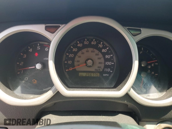 2005 Toyota 4Runner SR5 z VIN JTEZU14R350046659, wystawiony jako Copart lot #61678825 z przebiegiem 256 775 mil mil oraz Czysty tytuł • Clean title. Historia ofert i sprzedaży dostępna na DreamBid. Obrazek 9.