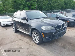 2011 BMW X5 35i z VIN 5UXZV4C57BL741916, wystawiony jako IAAI lot #42263012 z przebiegiem 126 186 mil mil oraz . Historia ofert i sprzedaży dostępna na DreamBid. Obrazek 1.