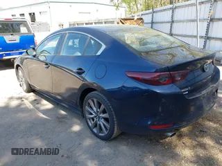 2020 Mazda 3 Select z VIN JM1BPACL2L1165675, wystawiony jako IAAI lot #42232872 z przebiegiem 99 261 mil mil oraz . Historia ofert i sprzedaży dostępna na DreamBid. Obrazek 3.