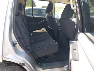 2010 Ford Explorer XLT with VIN 1FMEU6DE8AUA12017, listed as a IAAI auction lot 41990981 with 165,030 mi miles. Bid and sale history available at carsss.com. Image 8.