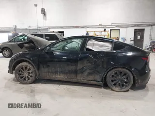 2022 Tesla Model Y Long Range z VIN 7SAYGDEE0NF342215, wystawiony jako IAAI lot #42136858 z przebiegiem 53 037 mil mil oraz . Historia ofert i sprzedaży dostępna na DreamBid. Obrazek 13.
