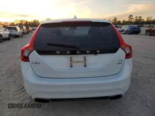 2015 Volvo V60 z VIN YV1612SC3F1209482, wystawiony jako Copart lot #83221514 z przebiegiem 177 059 mil mil oraz Czysty tytuł • Clean title. Historia ofert i sprzedaży dostępna na DreamBid. Obrazek 6.